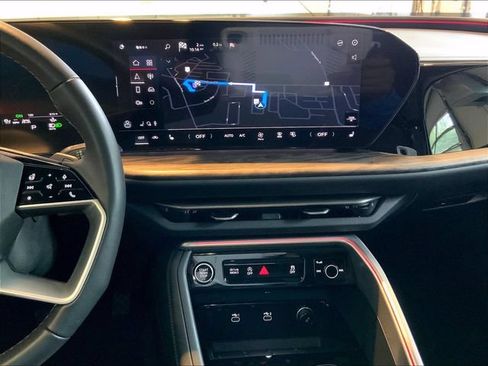 Used 2025 Audi Q5 Premium w/ Convenience Package AWD/4WD image 15