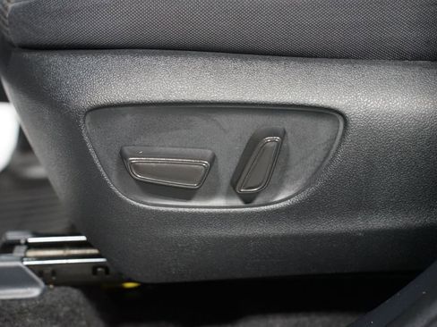 Certified 2024 Toyota Highlander LE image 34