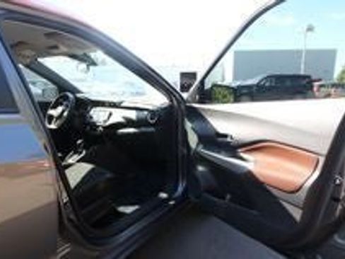 Used 2020 Nissan Kicks SR image 18