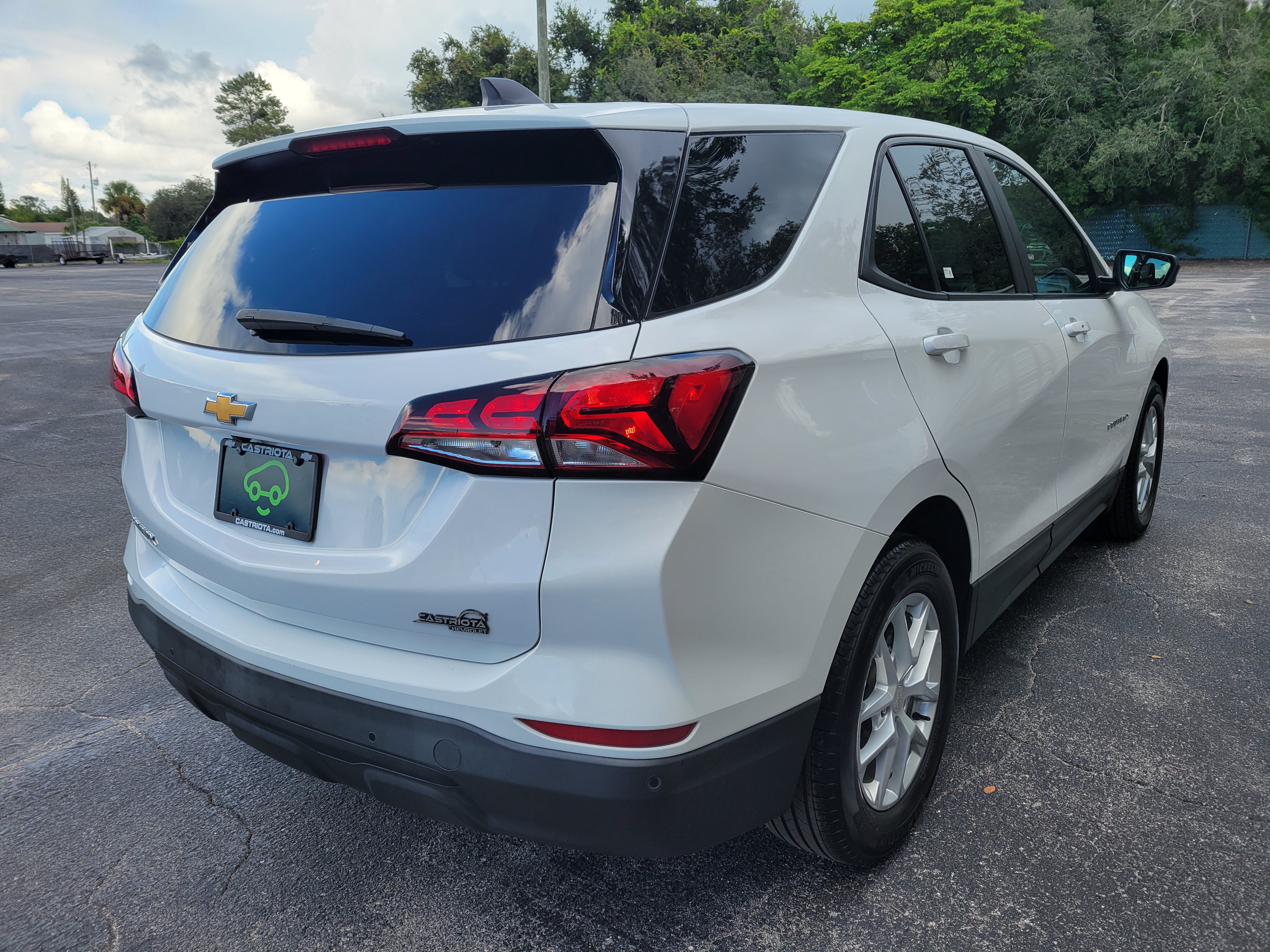 Certified 2024 Chevrolet Equinox LS w/ LS Convenience Package FWD image 5