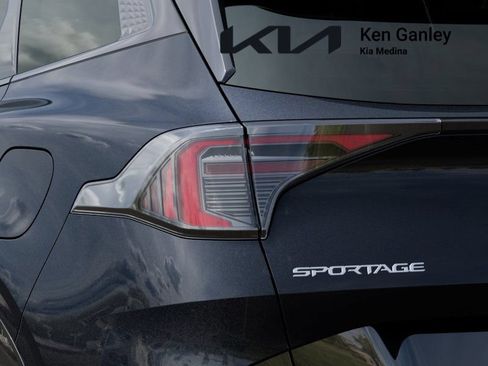 New 2026 Kia Sportage SX FWD image 11