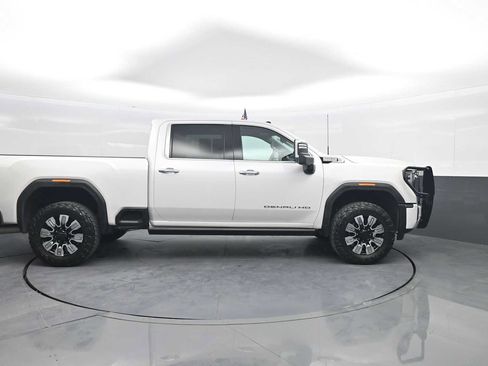 Used 2024 GMC Sierra 3500 Denali w/ Denali Reserve Package AWD/4WD image 9