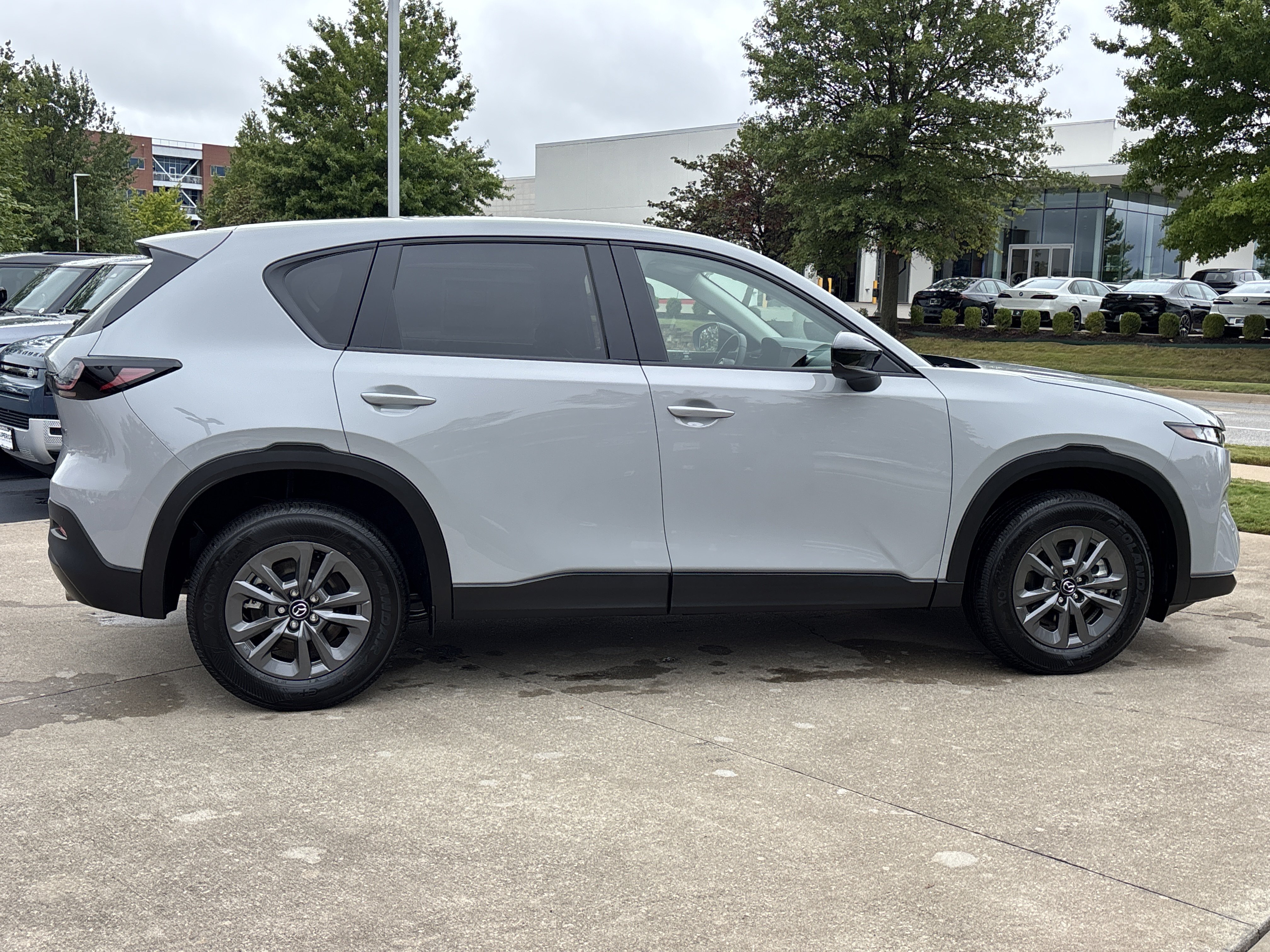 New 2026 MAZDA CX-5 Select AWD/4WD image 2