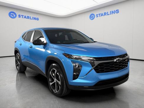 Certified 2025 Chevrolet Trax RS w/ Driver Confidence Package FWD image 15