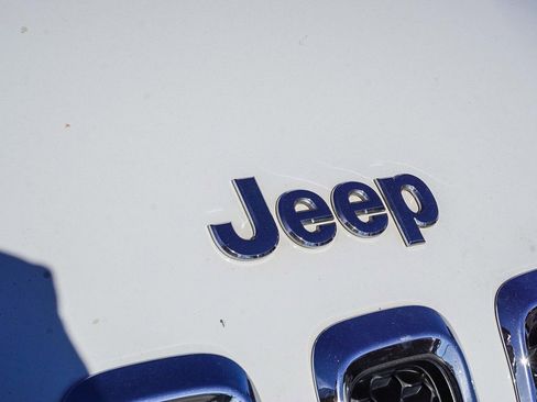 Used 2015 Jeep Cherokee Sport w/ Sport Appearance Group image 11