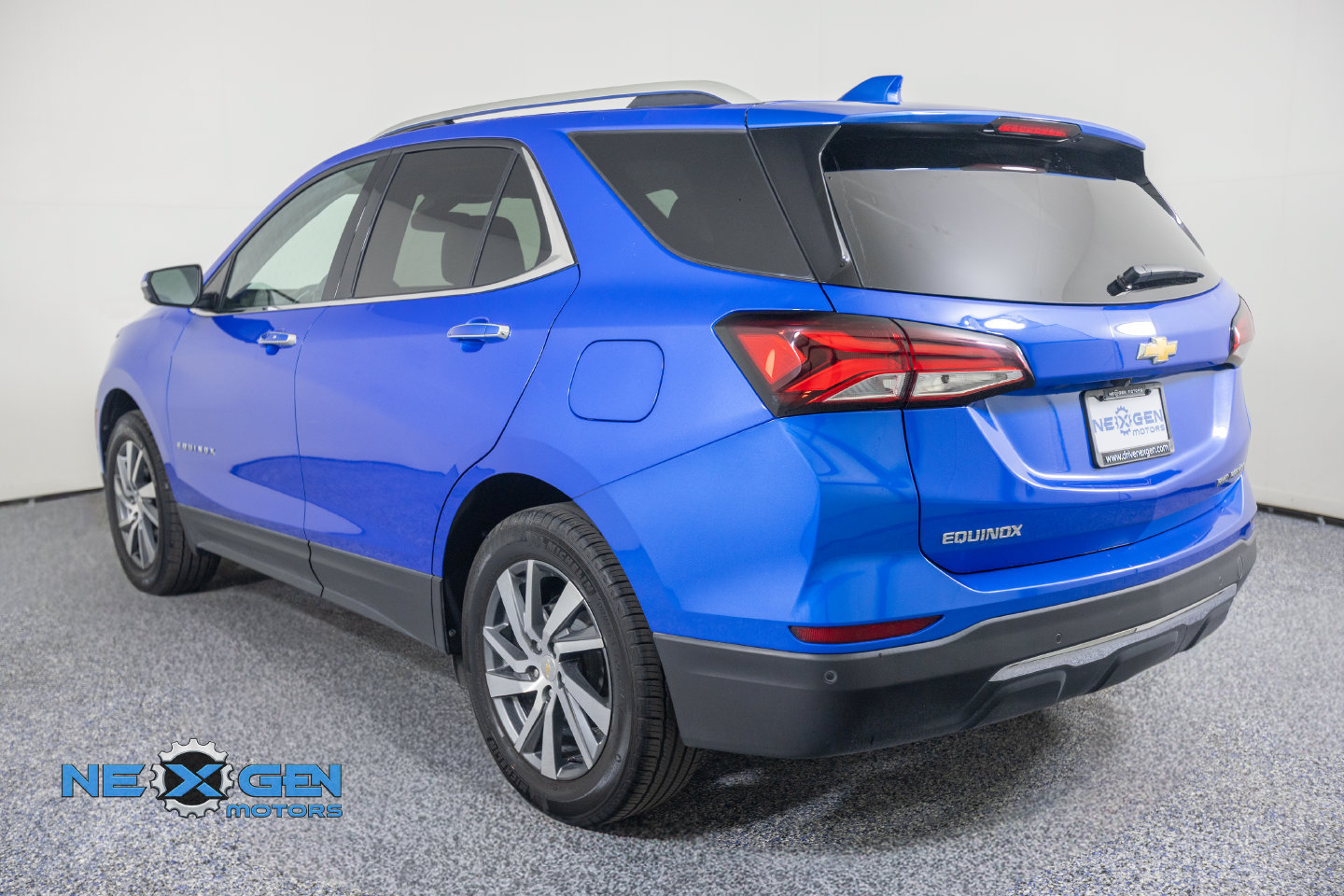Used 2024 Chevrolet Equinox Premier AWD/4WD image 6