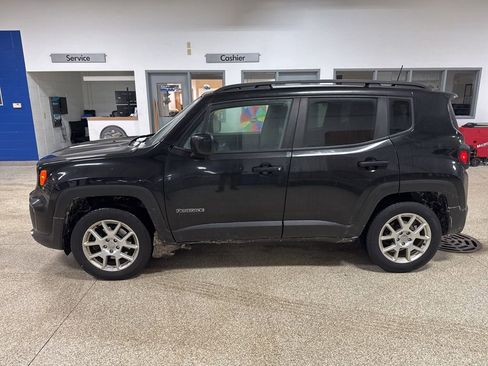 Used 2020 Jeep Renegade Latitude w/ Cold Weather Group image 6