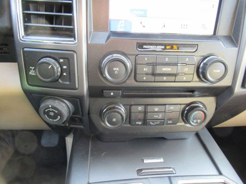 Used 2018 Ford F150 XLT w/ Equipment Group 302A Luxury image 26