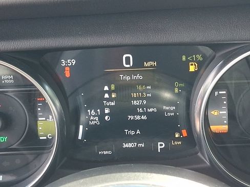 Used 2023 Jeep Wrangler Unlimited Sahara w/ Cold Weather Group AWD/4WD image 21