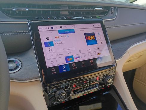 New 2025 Jeep Grand Cherokee Limited AWD/4WD image 16