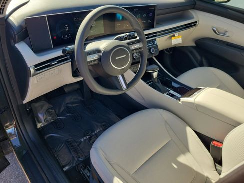 New 2026 Hyundai Tucson SE image 14