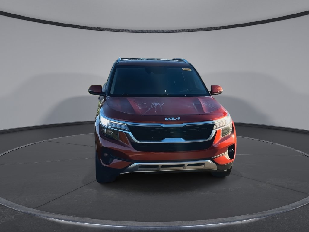 Used 2023 Kia Seltos S w/ Navigation Package FWD image 3