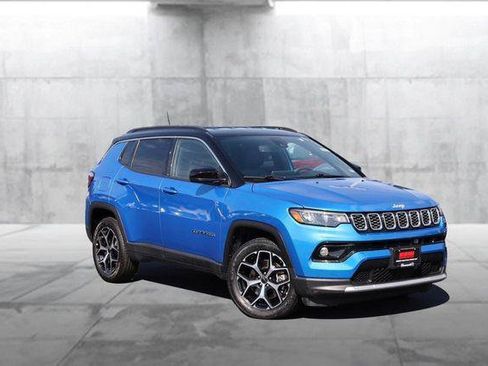 Used 2025 Jeep Compass Limited AWD/4WD image 2