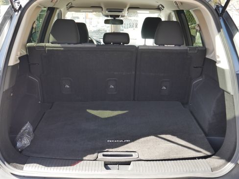 Used 2023 Nissan Rogue SV image 22