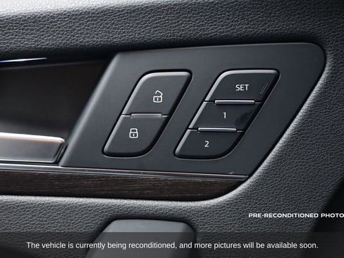 Used 2024 Audi Q5 2.0T Premium w/ Convenience Package image 13
