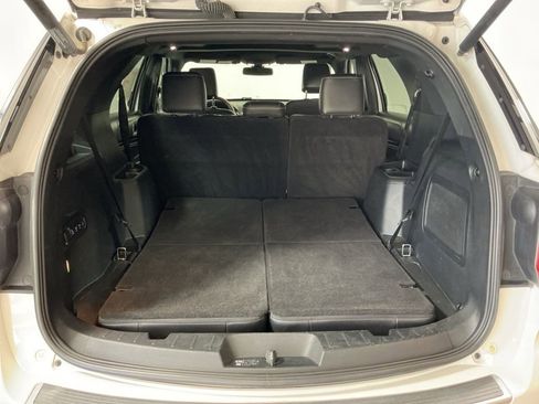 Used 2018 Ford Explorer Platinum image 29