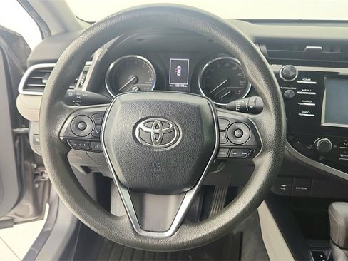 Used 2018 Toyota Camry LE image 19