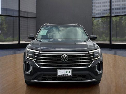 Used 2024 Volkswagen Atlas SE w/ Panoramic Sunroof Package FWD image 11