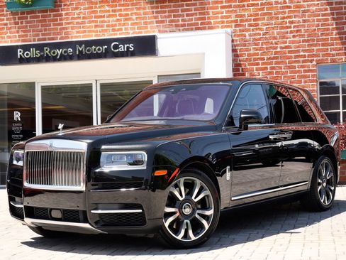 Used 2022 Rolls-Royce Cullinan w/ Cullinan Package AWD/4WD image 1