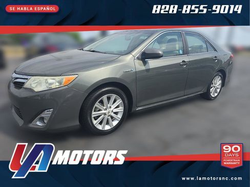 Used 2013 Toyota Camry XLE w/ Leather Pkg FWD image 1