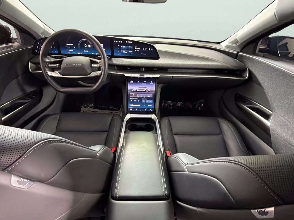 Used 2025 Lucid Air Pure RWD image 33