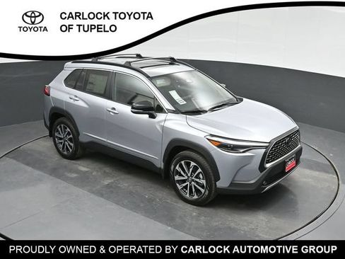 Used 2025 Toyota Corolla Cross XLE w/ Convenience Package AWD/4WD image 36