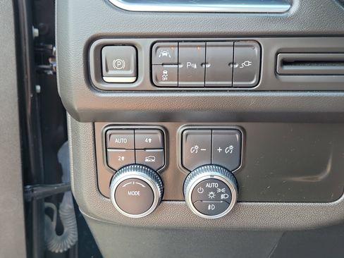 Used 2021 GMC Yukon XL SLT w/ SLT Premium Package AWD/4WD image 21