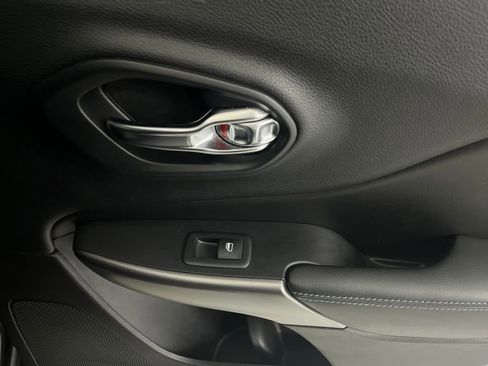 Used 2019 Jeep Cherokee Latitude Plus image 58