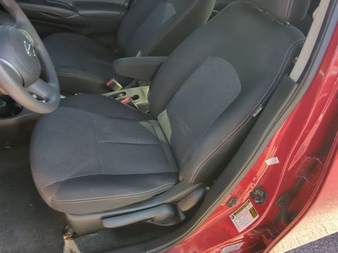 Used 2014 Nissan Versa SV FWD image 56