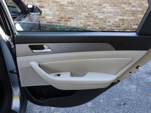 Used 2015 Hyundai Sonata SE w/ Option Group 09 FWD image 20