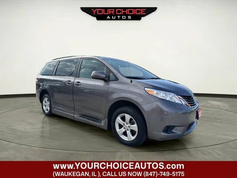 Used 2013 Toyota Sienna LE FWD image 9
