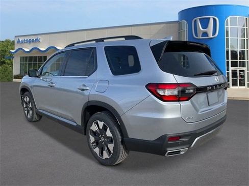 New 2026 Honda Pilot Touring image 3
