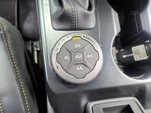 New 2025 Ford Bronco Badlands image 27