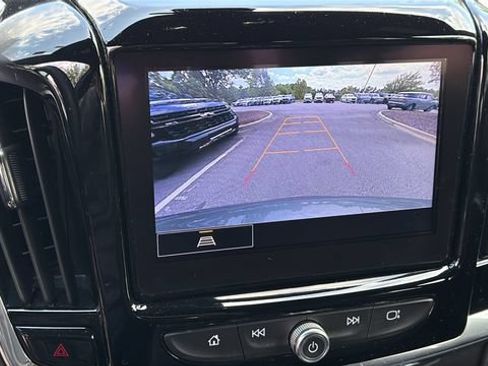 Used 2023 Chevrolet Traverse LT FWD image 24