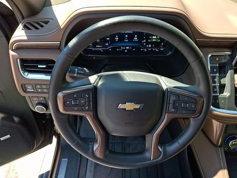 Used 2023 Chevrolet Suburban High Country AWD/4WD image 20