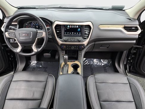 Used 2019 GMC Acadia Denali image 2