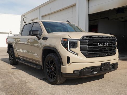 Used 2022 GMC Sierra 1500 Elevation w/ LPO, Elevation Black Package AWD/4WD image 3