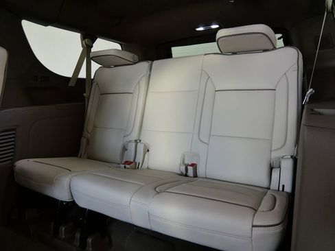 New 2026 GMC Yukon XL Denali w/ Denali Reserve Package AWD/4WD image 17