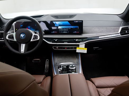 New 2026 BMW X5 xDrive50e w/ Executive Package image 11
