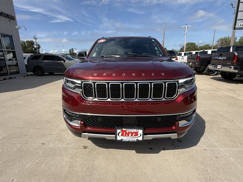 Used 2024 Jeep Wagoneer L Series II w/ Flexible Seating Group AWD/4WD image 35