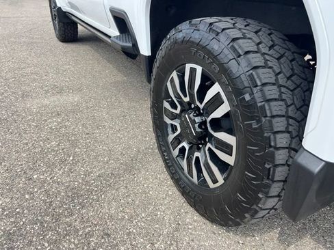 Used 2024 GMC Sierra 3500 Denali Ultimate AWD/4WD image 34