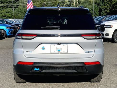 Used 2023 Jeep Grand Cherokee Trailhawk w/ Advanced Protech Group II AWD/4WD image 4