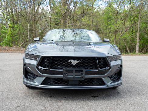 Used 2025 Ford Mustang GT Premium RWD image 3