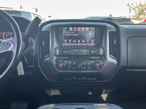 Used 2018 Chevrolet Silverado 1500 LT w/ LT Eassist Package image 17