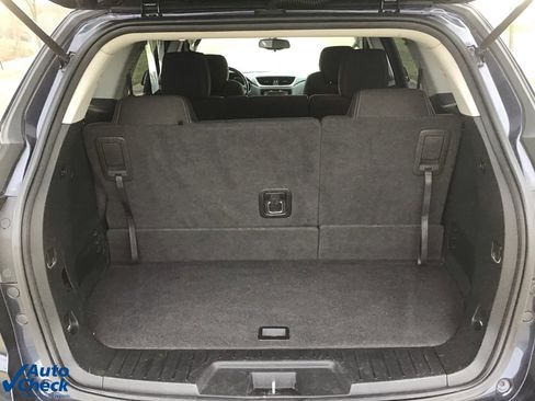 Used 2017 Chevrolet Traverse LT image 6