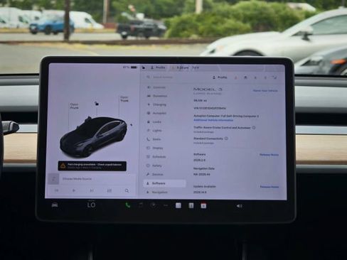 Used 2018 Tesla Model 3 Long Range RWD image 2