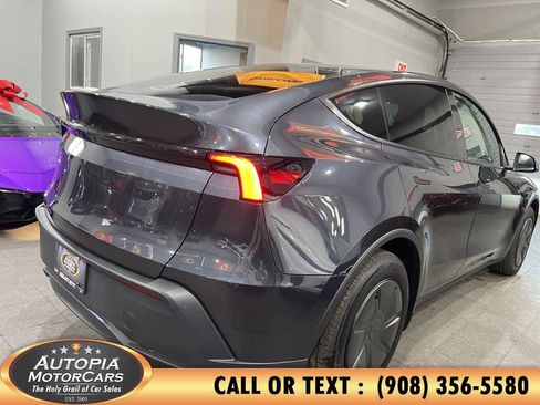 Used 2026 Tesla Model Y 2WD image 34