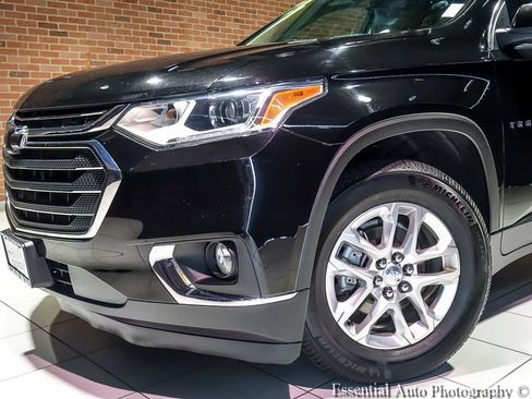 Used 2021 Chevrolet Traverse LT AWD/4WD image 3