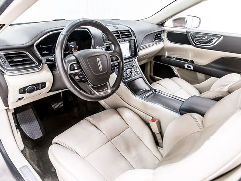 Used 2018 Lincoln Continental Select w/ Continental Climate Package FWD image 27