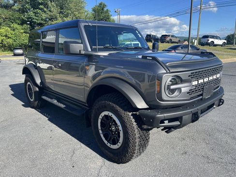 Used 2024 Ford Bronco Badlands w/ Sasquatch Package AWD/4WD image 7